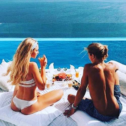 Spending mornings like this with bae. #GoodMorningBeautiful #loveofmylife #us #forever21 (at Caribbe
