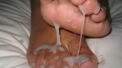 notsobadatall:  Lovely cummy toes