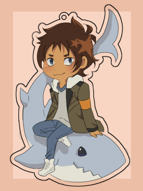 studiomugen: Took a small break from sketch commissions to make a new charm, this time it will be do