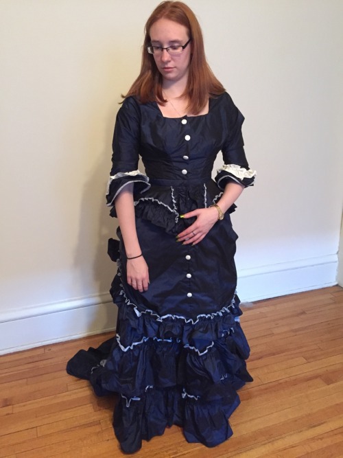 privatepenne: the-fisher-queen: IT CAME!!!!!!! The lovely dress that privatepenne made for me has ar