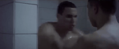 balkan-serbia-muscle:Scena iz filma “Pored mene”, svaka čast momcima :)