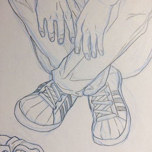 I’ve been drawing some turnarounds and therefore a bunch of angles of shoes…! Shoes are