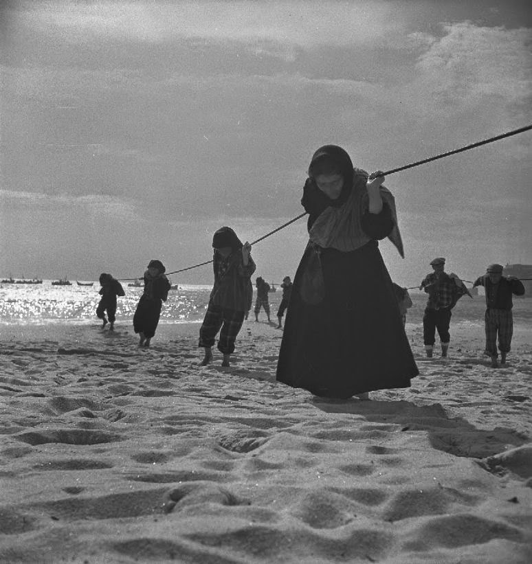 yama-bato:  Portugal, 1948 - © Stanley Kubrick  