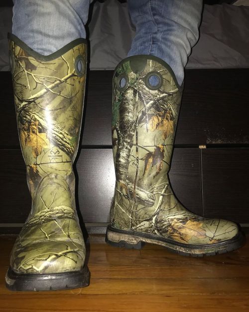 Got a lot of requests for more Ariats so let’s start off with these Conquest Realtree boots. Kinda d