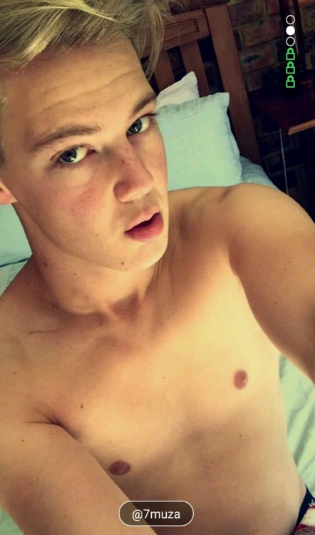 exposed-gay-boys: Another aussie sharing his nudes.  If you want to see more hot guys exposed, follo