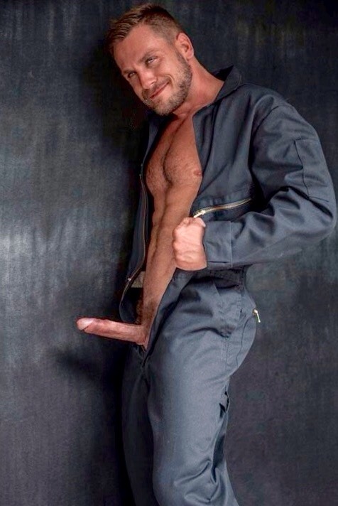 hungdownunder:  For more hot guys, follow me at: http://hungdownunder.tumblr.com/ 
