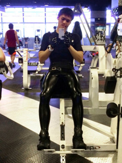 hunks-in-latex:Click here to see hot studs