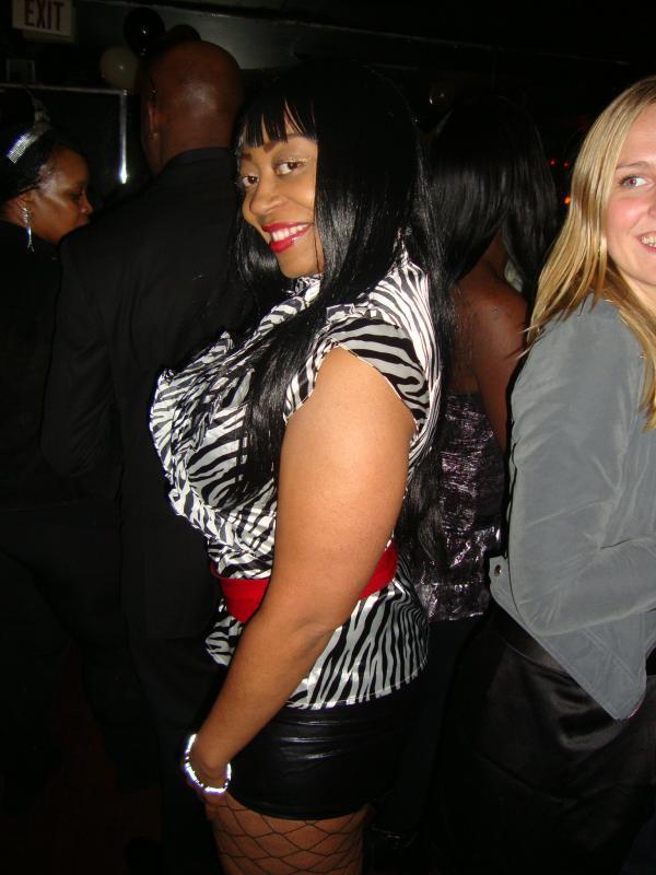 jazziedad:  Debra ‘s HIPS….  CurvyLicious ♥♥