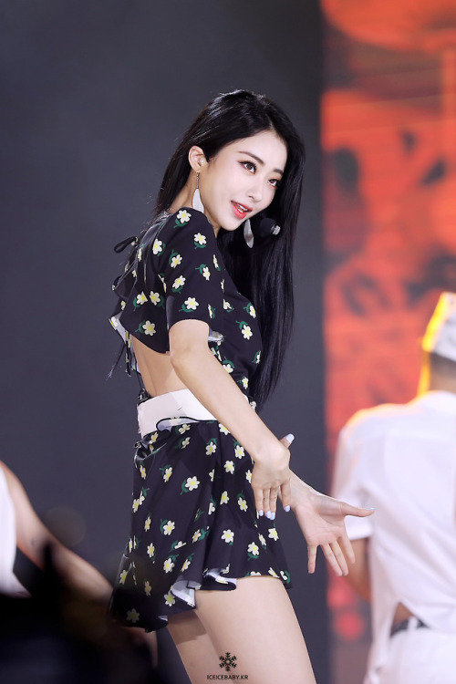 GYEONG REE18.07.24 | The Show - Blue Moon perform© ICEICEBABY‏ // do not edit