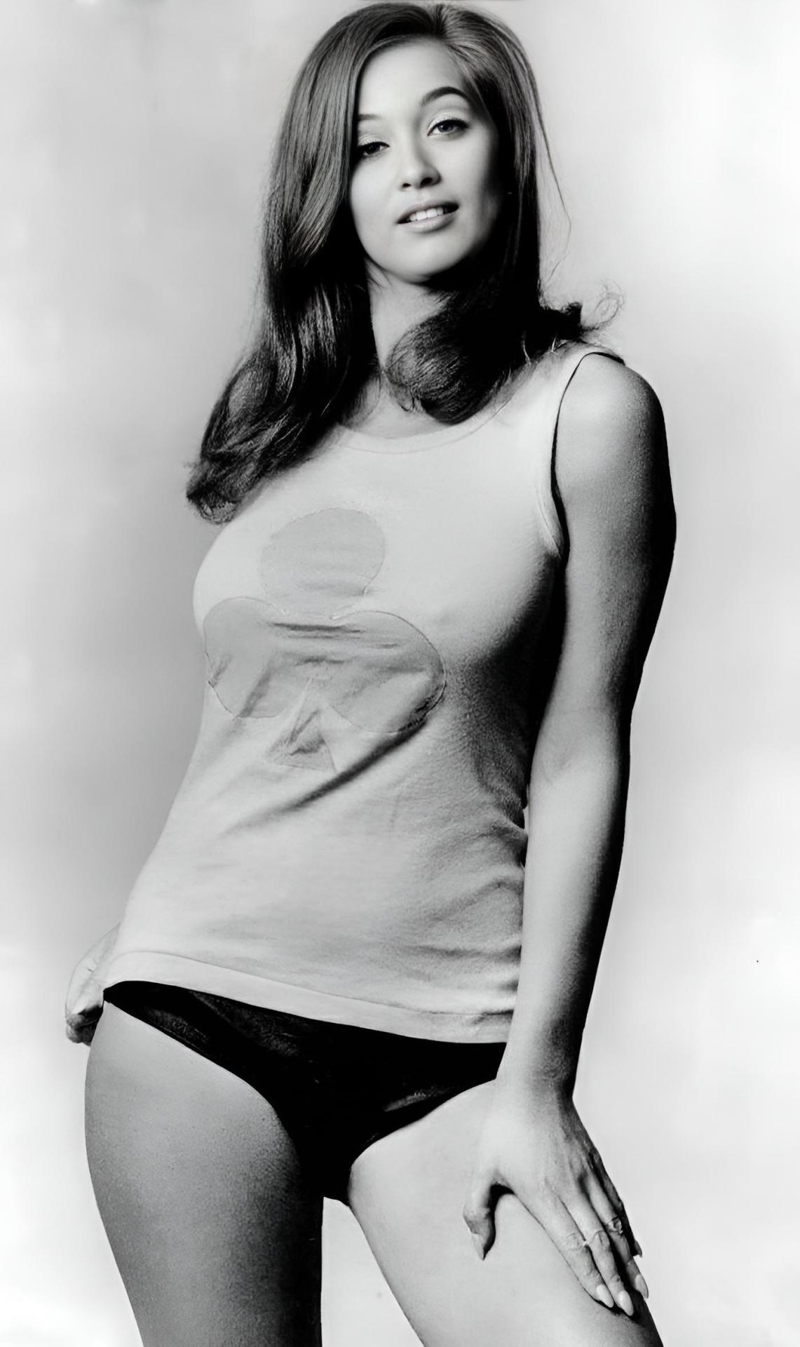 xxhorace:Valerie Leon 