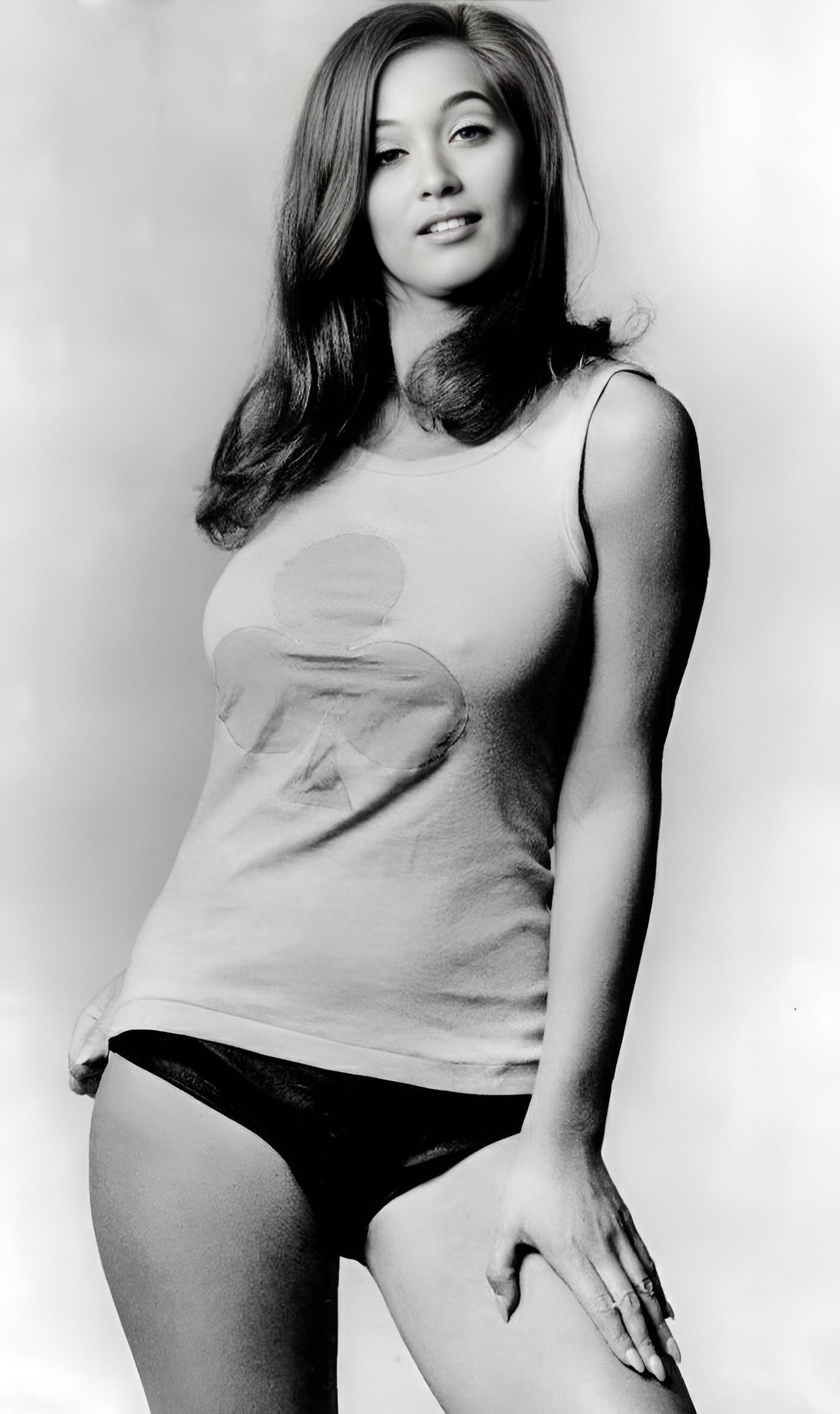 xxhorace:Valerie Leon 