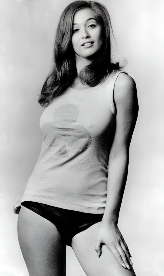 xxhorace:Valerie Leon 