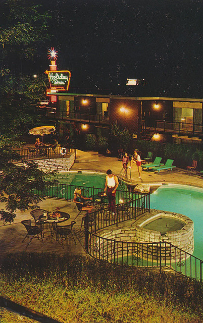cardboardamerica:  Holiday Inn Hazelwood - St. Louis, Missouri on Flickr.7350 Graham