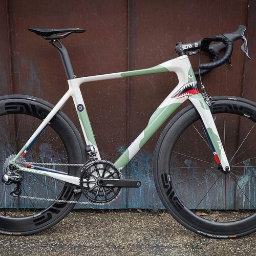 javi-ballestero: #roadbike #paintwork #racebike #bikeculture #fashion #ciclismo #bike #boca #desing 