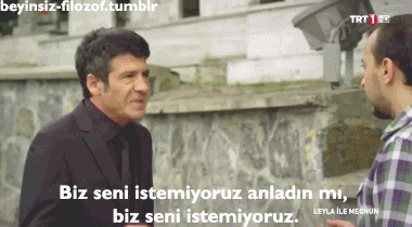 beyinsiz-filozof:Bazen dil, gönlün hissettiklerini kelimelere dökemez.Eğer sevdiğinin
