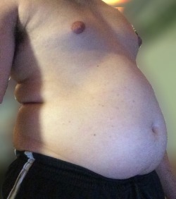 fatty-bro:  After eating 10 pounds of food