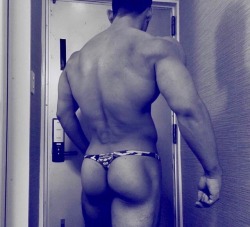 thong-jock:Camo Friday!