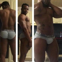 iloveazz89:  www.iloveazz89.tumblr.com   To submit pics send them to KIK: TOPJERZEE or email them to topjerzee@yahoo.com. 