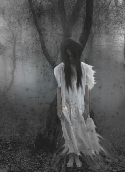 dark-beauties:  Dark beauty http://dark-beauties.tumblr.com/ 