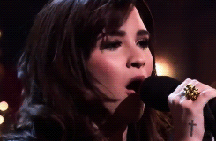 ohdevonne-blog:  Baby all I want for Christmas is you 