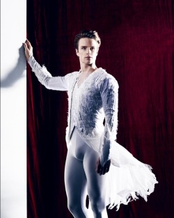 lovelyballetandmore:   Chris Rodgers-Wilson