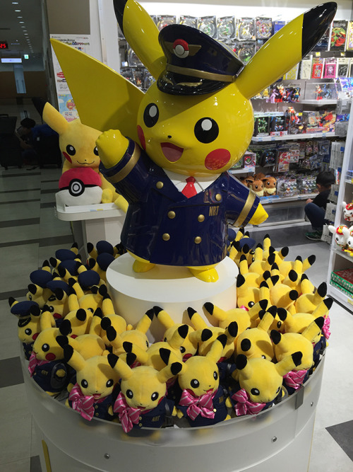 zombiemiki:Went to Narita airport to pick up my friend who is staying in Japan for a little over a m