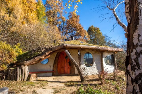 voiceofnature:Some more pictures of Hobbitówa, found here. This beautiful hobbit house is located in