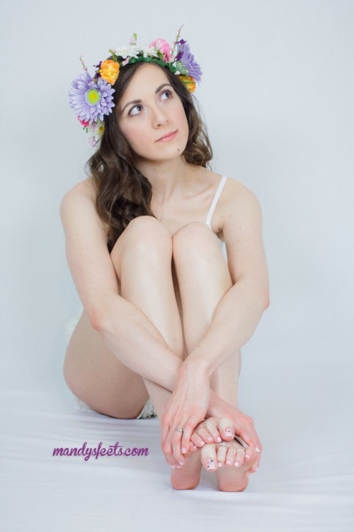 Maybe my most beautiful bunch of pics ever.Here is my newest set, Princess Spring Feets. Full set at