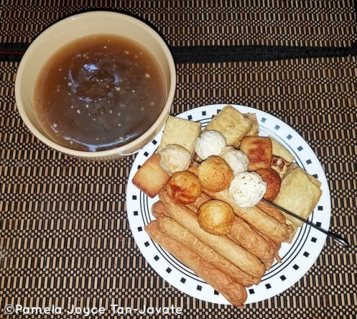 Dinner for tonight… Sweet, spicy sauce by yours truly. #streetfood #tofu #fishballs #fishcake