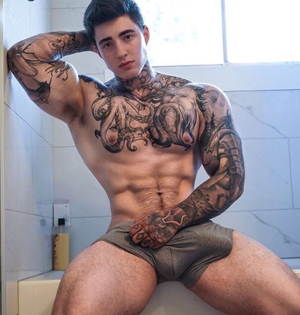 spiderman021:ymuscles:Underwear, bulges and hunks!Follow @spiderman021 for more hot
