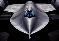 rhubarbes:  Lockheed SR-71 “Blackbird” via Aero-PicturesMore space ship here.  The most beautiful aircraft ever made