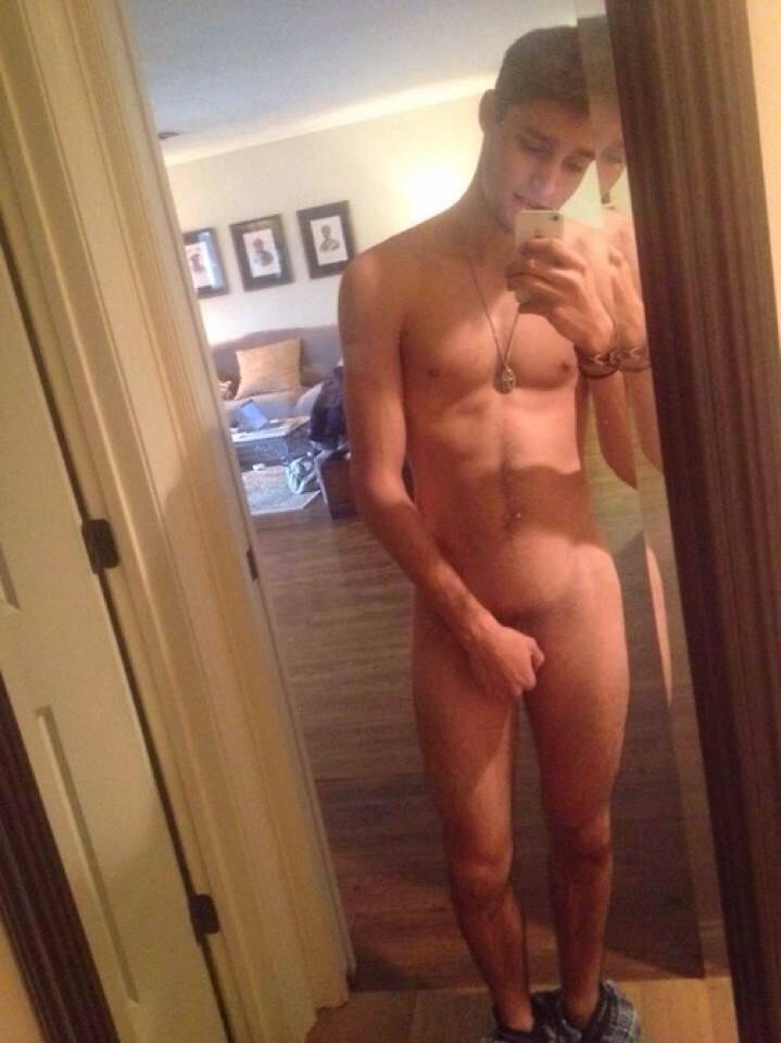 ksufraternitybrother:  CHRIS 19YO, FROM KIK     KSU-Frat Guy:  Over 31,000 followers