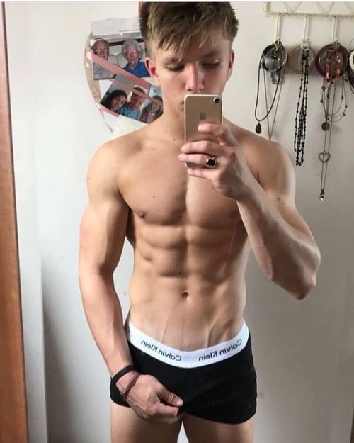 https://horniboisteenbois.tumblr.com/post/169676600727