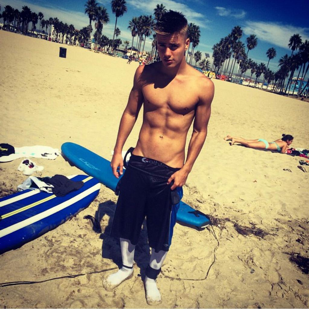 skatersoxandsex:  My kind of fella!