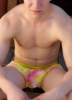 tiedyeundies:  Bulge Madness at Tie Dye Undies Store