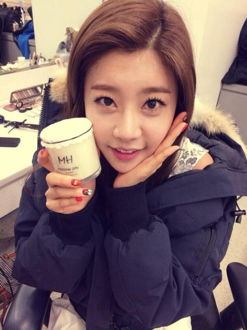 SoJin (Girls Day) - MH Candle Sponsor Pic