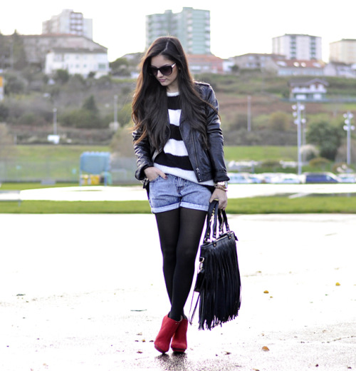 (via * Petit and Sweet Couture: Stripes & Red Boots)