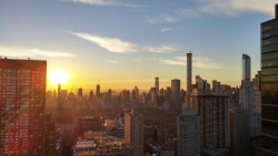 citylandscapes:  Sunrise over Manhattan via