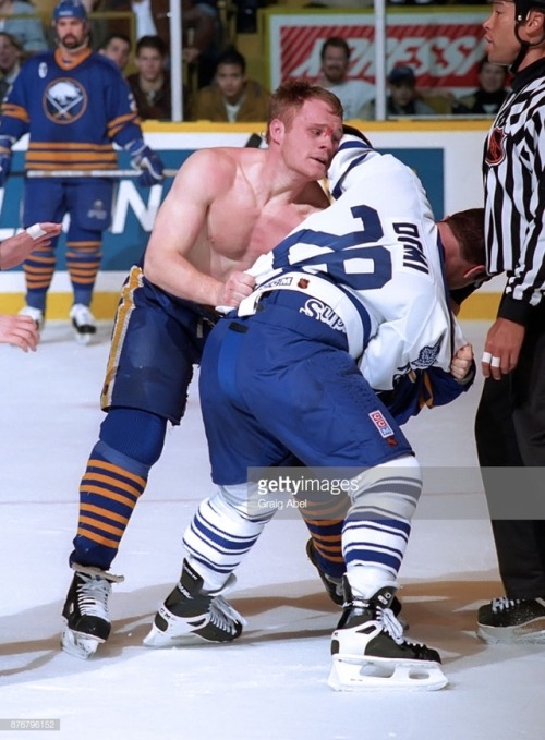Rob Ray and Tie Domi exchanging pleasantries
