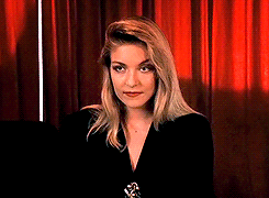 americanfilminstitute:  Happy 25th anniversary to Twin Peaks! The pilot episode of the cult classic show was first broadcast on April 8, 1990. 