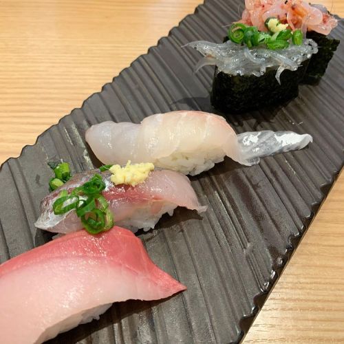 #寿司 #回転寿司 #活けいけ丸 #SUSHI (朝取れ地魚回転寿司　活けいけ丸) www.instagram.com/p/CMog25OHJxR/?igshid=19e77lyr5p