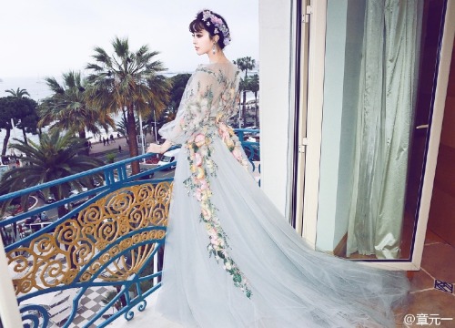 wocinsolidarity: fuckyeahchinesefashion: Fan Bingbing in Cannes 2015. 范冰冰工作室 consistently goin the f