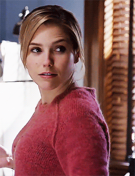 Favourite Outfits: Erin Lindsay → Season 2 