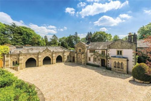 livesunique:Waddington Old Hall, Waddington, Clitheroe, Lancashire, Uk