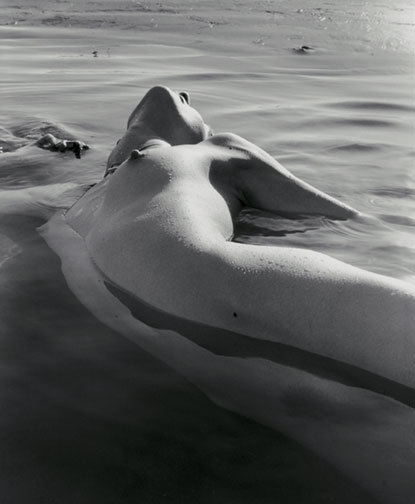 eroticbwphotography:  i ❤ b&amp;w photography 