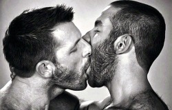 deep-inside-ur-ass:  fuckyeahdudeskissing:  fuckyeahdudeskissing | FYDK! : The place to see men kiss on Tumblr.    awesome