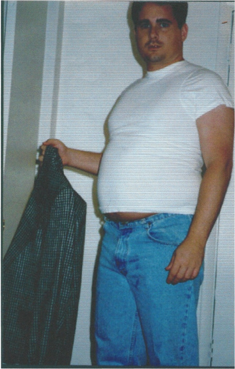 heavyryan:  bloatmeup:  fuckyeahbeerbellies:When your embarrassing transition from bodybuilder to butterball is immortalized online for all to see.  What a fucking hot man  Does anyone know what he looks like today?