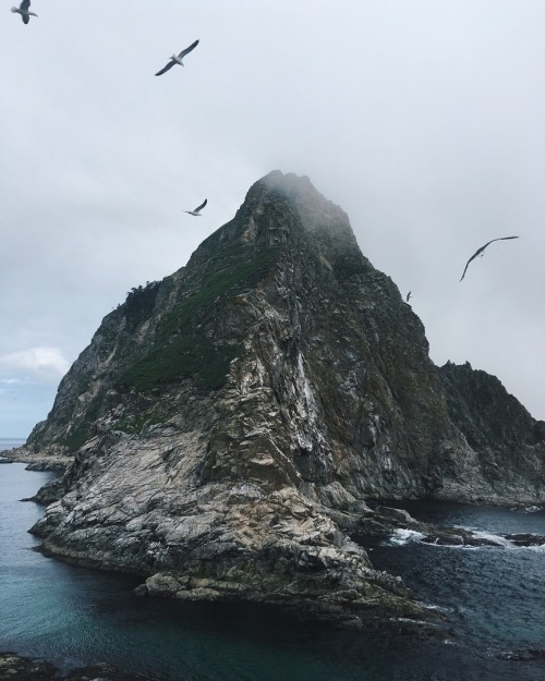 ghostlywriterr: Abandoned lighthouse on Sakhalin Island, Russia. 