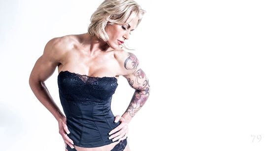 femalehardbodies:  Michelle Lynn (Michelle Capraru)
