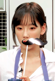 jumataeng: taeyeon + the eyebrow thing. (part I)